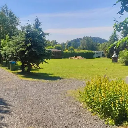 Stanica Pod Zadzierna Caloroczne Chalet *