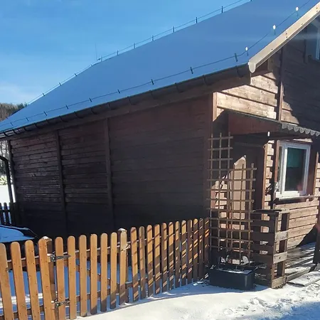 Stanica Pod Zadzierna Caloroczne * 우바브카