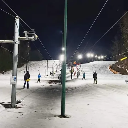 Stanica Pod Zadzierna Caloroczne Chalet *