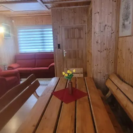 Stanica Pod Zadzierna Caloroczne *